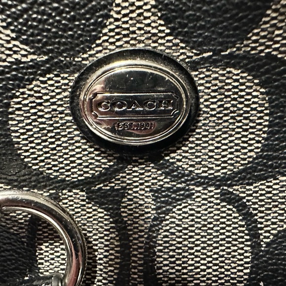 Authentic Coach satchel cross body.  EUC. Serial number in pics. Nice clean bag - Picture 7 of 9